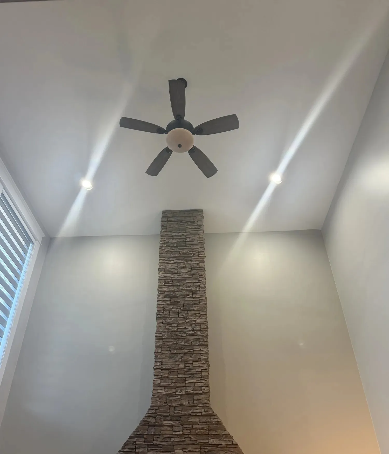 High ceiling and tall walls with clean finish